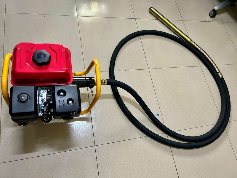 Concrete Vibrator - Rental Bz City! 🔨